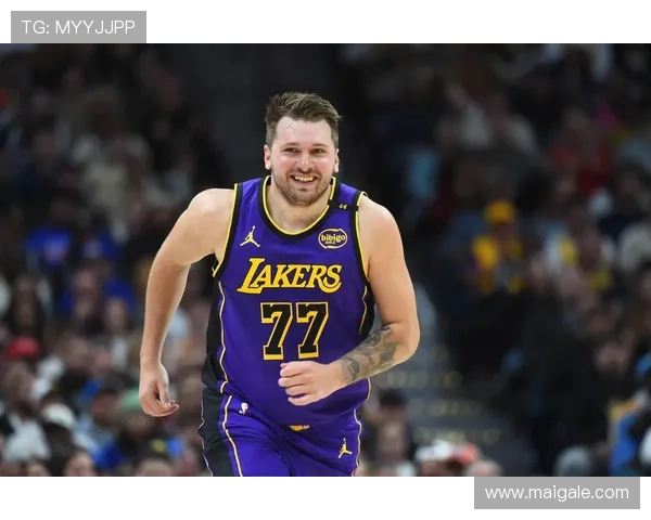 东契奇三双难挡里夫斯爆发湖人主场大胜热火强势再豪取赛季三连胜